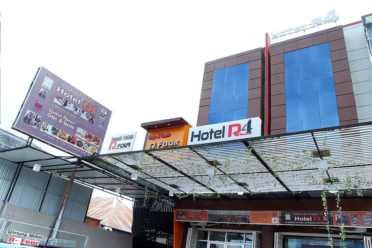 Oyo 861 R Four Hotel Palu Bagian luar foto